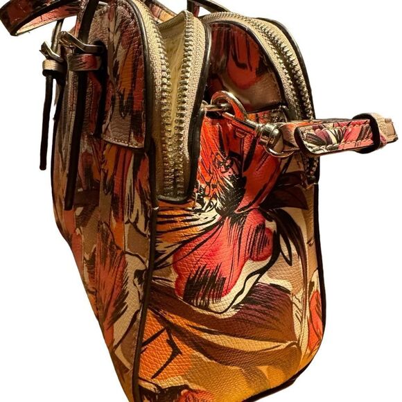 DKNY small crossbody pink flowery design - Picture 3 of 13